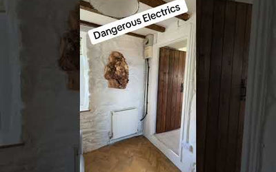 Dangerous solar panels solar panel installation with dodgy electrics. #RenewableEnergy #AllenHart￼