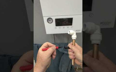 DIY Plumbing how to connect a Speedfit elbow to copper pipework #plumber  #diy